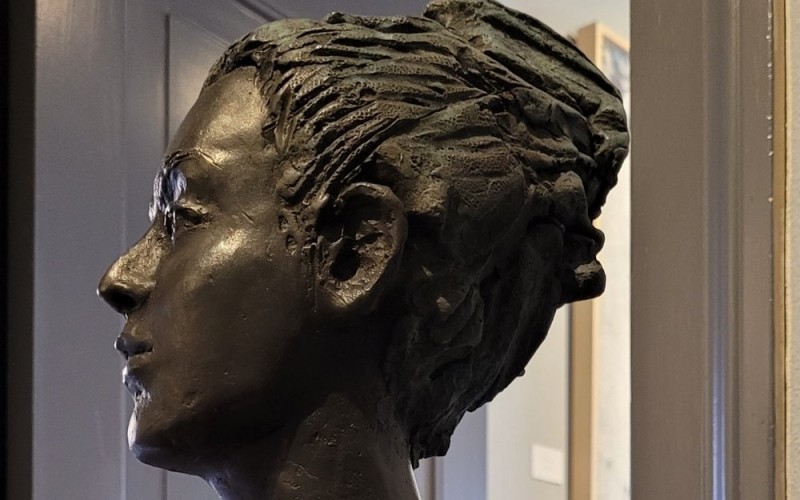 Elegance in Bronze